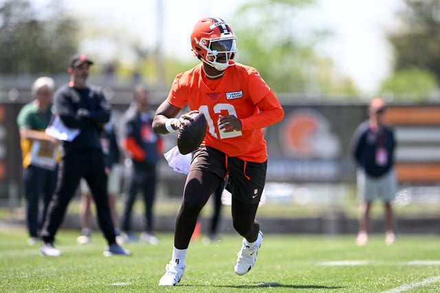 Shedeur Sanders #12 of the Cleveland Browns runs a drill during rookie minicamp at CrossCountry Mortgage Campus on May 10, 2025 in Berea, Ohio.