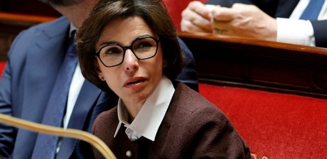 La ministre française de la Culture, Rachida Dati, assiste à une séance de questions au gouvernement à l'Assemblée nationale, à Paris, le 10 juin 2025