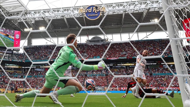 Es war DIE Parade des Turniers. Beim 4:2-Sieg über Flamengo sorgte Bayern-Keeper Manuel Neuer für einen Mega-Reflex.