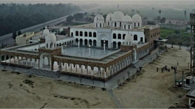 Markaz Subhan Allah is located at NH-5 (Karachi- Torkham
Highway) on the outskirts of Bahawalpur at Karachi Mor.
