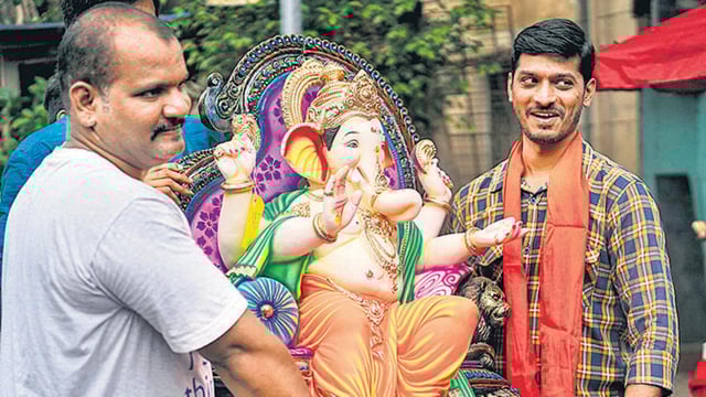 Mumbai, India - September 01, 2019: Devotees carry Idol of lord Ganesha ahead of Ganesh Chaturthi festival, at Chincpokli, in Mumbai, Maharashtra, India, on Sunday, September 1, 2019. (Photo by Hemanshi Kamani / Hindustan Times) (HT)