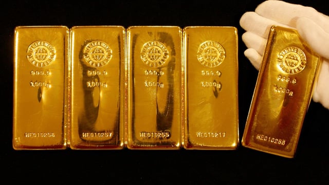 In international markets gold price rose due to the tariff concerns amid the fast approaching deadline of Donald Trump's tariffs