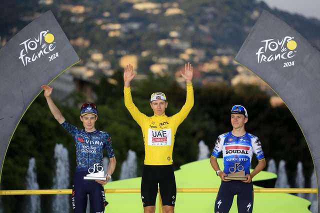 Podio del Tour de Francia 2024.