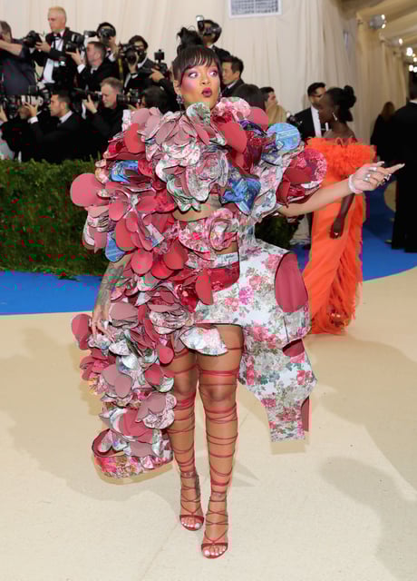 NEW YORK, NY - MAY 01:  Rihanna attends the &#34;Rei Kawakubo/Comme des Garcons: Art Of The In-Between&#34; Costume Institute Gala at Metropolitan Museum of Art on May 1, 2017 in New York City.  (Photo by Neilson Barnard/Getty Images)