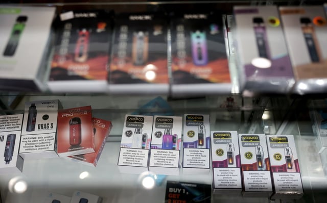 Refillable vapes are available for sale at Mr. Vape &amp; Smoke in Chicago’s Lincoln Park neighborhood on June 18, 2025. (Chris Sweda/Chicago Tribune)