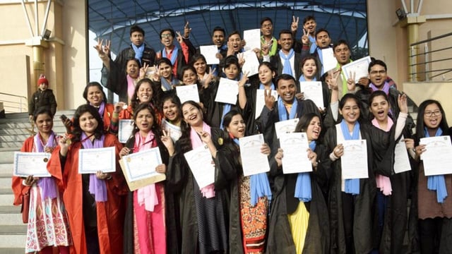 Students are cheering during convocation function of Nalanda Open University at Samrat Ashoka Convention Centre in Patna. (HT File)
