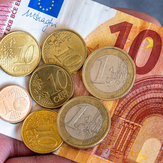 Der Mindestlohn wird bis zum Januar 2027 auf 14,60 Euro erhöht