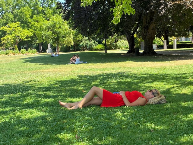 Canicule : vague de chaleur historique, 200 écoles fermées… 16 départements basculent en vigilance rouge dès mardi