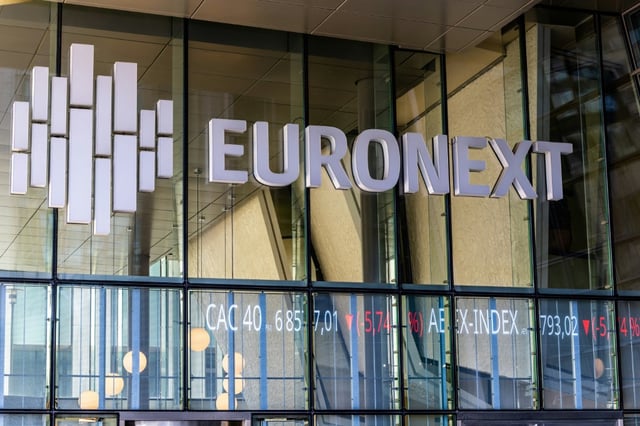 Le secteur du luxe reprend de la hauteur mardi 1er juillet 2025 à la Bourse de Paris, bénéficiant de révision à la hausse de recommandations d'analyste sur le géant LVMH