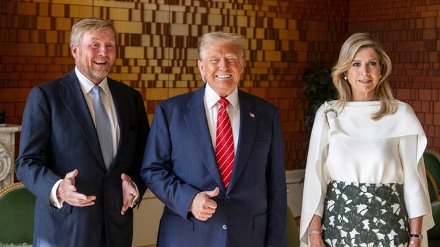 President Donald Trump poses with Netherland's King Willem Alexander and Netherland's Queen Maxima at the Paleis Huis den Bosch prior to attending a NATO summit in The Hague, Netherlands, Wednesday, June 25, 2025. (Frank van Beek, Pool Photo via AP)