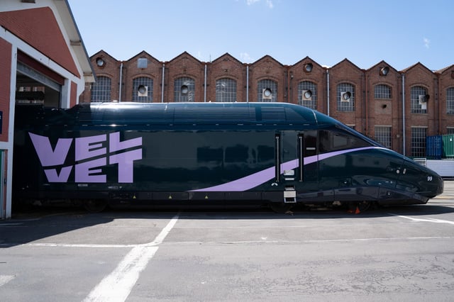TGV (Velvet) de la première compagnie française indépendante de train à grande vitesse (Proxima), dont les trains rouleront sur les rails français à partir de 2028, reliant Angers, Bordeaux Nantes, Rennes et Paris.