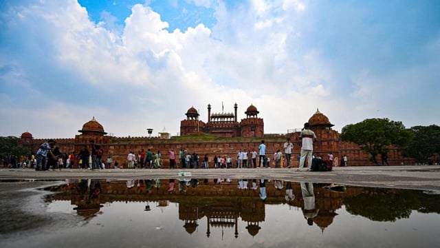 Clouds over the Red Fort on Tuesday as the city recorded maximum and minimum at 35.1°C and 25.2°C, respectively. (Sanchit Khanna/HT Photo)
