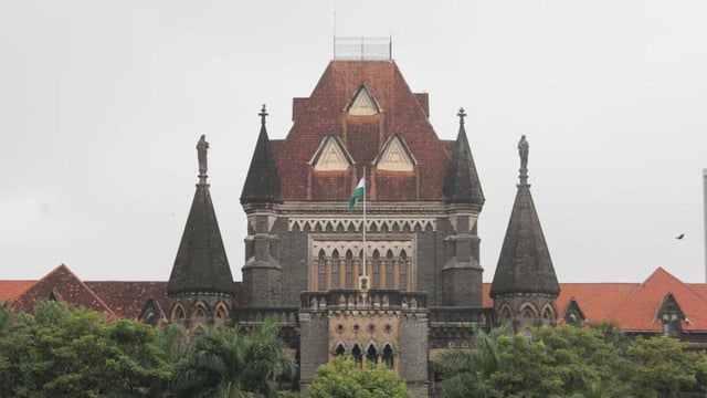 Simply saying “I love you” to a minor girl does not amount to sexual harassment: HC