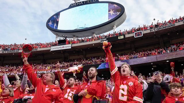 arrowhead_fans.