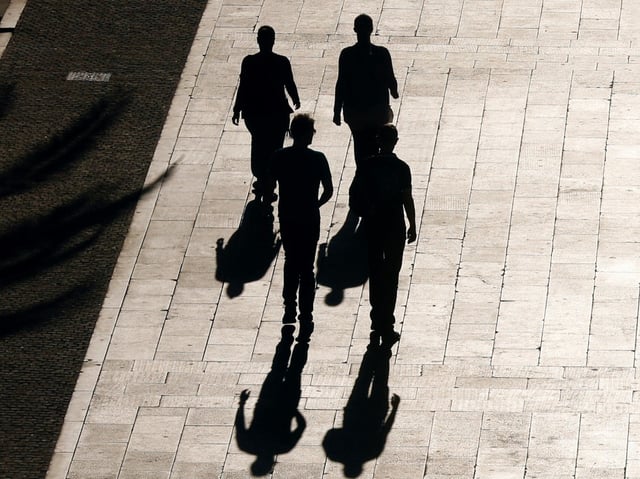 Knapp ein Drittel der Erwachsenen in Deutschland hat sich 2024 psychisch eher schlecht gefühlt. Wie das Robert-Koch-Institut in Berlin mitteilte, wiesen 28,2 Prozent der Erwachsenen im vergangenen Jahr ein eher niedriges psychisches Wohlbefinden auf.