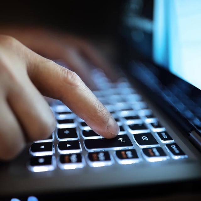 Alek Minassian, l'auteur supposé de l'attaque à la voiture-bélier qui a fait dix morts à Toronto lundi 23 avril, avait posté un message laissant supposé qu'il faisait partie des "Incels". 
