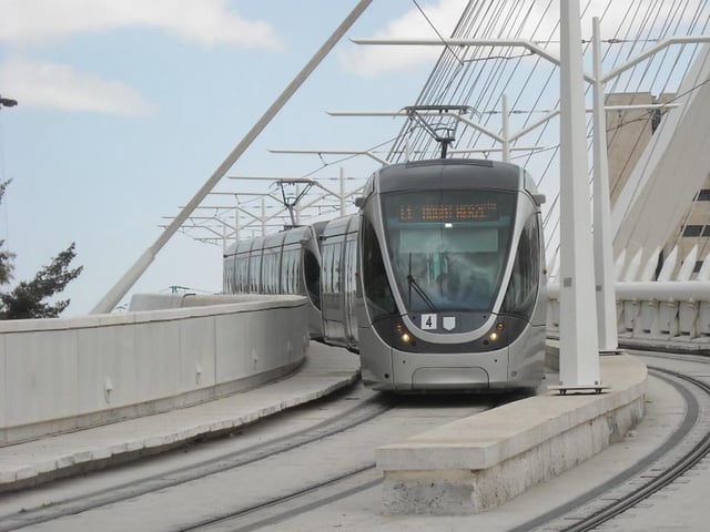 Tren ligero de la línea roja de Jerusalén.