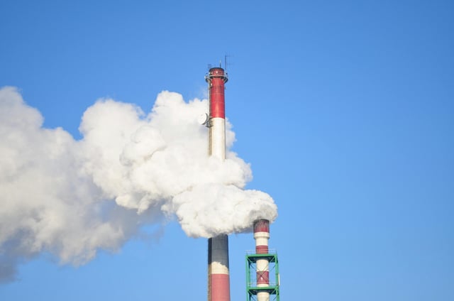 Banner image of smokestacks by Pixabay via Pexels (Public domain).