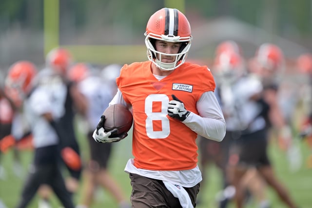 Quarterback Kenny Pickett #8 of the Cleveland Browns runs a play during organized team activities at CrossCountry Mortgage Campus on June 12, 2025 in Berea, Ohio.