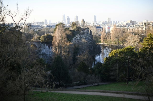 Le parc des Buttes-Chaumont à Paris, le 13 février 2023, après la découverte de morceaux de corps d'Assia