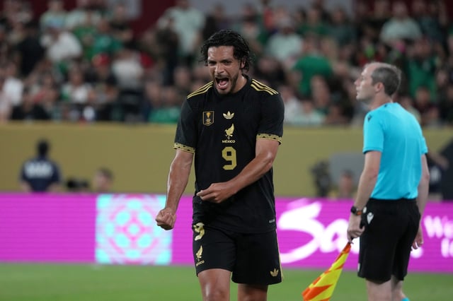 Mexico forward Raul Jimenez (9) reacts in the second half against Saudi Arabia during a quarterfinal match of the 2025 Gold Cup at State Farm Stadium.