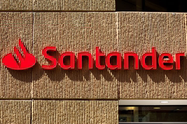 The logo of Santander bank is seen outside a branch in Mexico City, Mexico, June 15, 2024. REUTERS/Raquel Cunha/File Photo