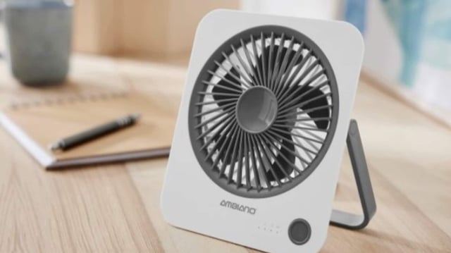 Dieser Mini-Ventilator soll heiße Office-Tage erträglicher gestalten