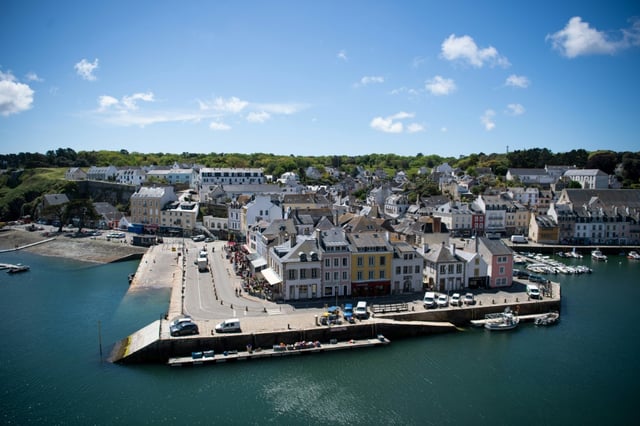The Prince de Conty shipwreck was discovered near the island of Belle-Ile-en-Mer in 1974