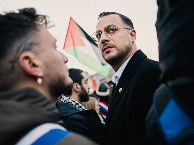 Sébastien Delogu, député de La France insoumise (LFI), lors d'un rassemblement pour la Palestine à Paris, le 18 mars 2025.