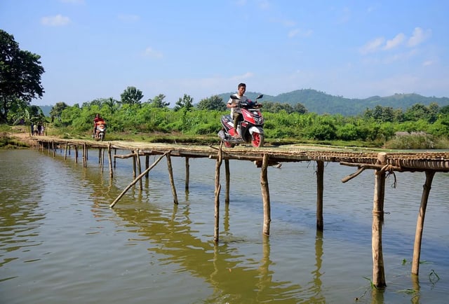 Bamboo bridge over Harang river washed away, connectivity crisis intensifies
