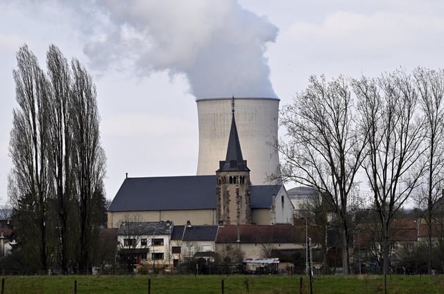 Les réacteurs de la centrale de Cattenom, en Moselle, compte parmi les 20 qui pourront être prolongés de 10 ans, selon la décision annoncée jeudi 3 juillet par l’Autorité de sûreté du nucléaire.