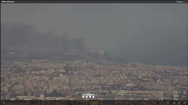 La columna de fuego vista desde Collserola
