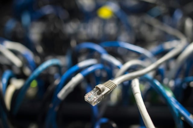 Angesichts der Bedrohungen für die Cybersicherheit wollen Innenminister Alexander Dobrindt sowie das Bundesamt für Sicherheit in der Informationstechnik den Schutz verstärken. Erhebliche Sicherheitslücken sieht laut "Spiegel" der Bundesrechnungshof.