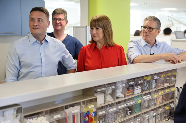 Wes Streeting, Rachel Reeves and Keir Starmer at the launch of the Government&#39;s 10-year health plan. (Photo: Jack Hill/The Times/PA Wire)
