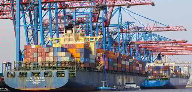 Wie geht es weiter im Hamburger Hafen? Das zusätzliche Geld kann bei einer Neuorientierung helfen