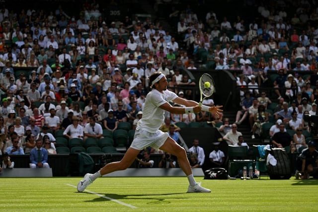 Le Français Arthur Rinderknech au 1er tour de Wimbledon contre le N.3 mondial Alexander Zverev le 1er juillet 2025 à Londres