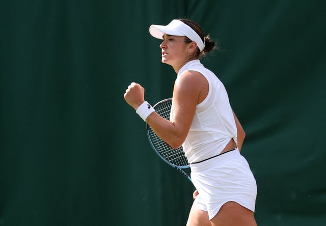 Tennis - Wimbledon - All England Lawn Tennis and Croquet Club, London, Britain - July 3, 2025 Caroline Dolehide of the U.S. reacts during her second round match against Czech Republic's Barbora Krejcikova REUTERS/Toby Melville