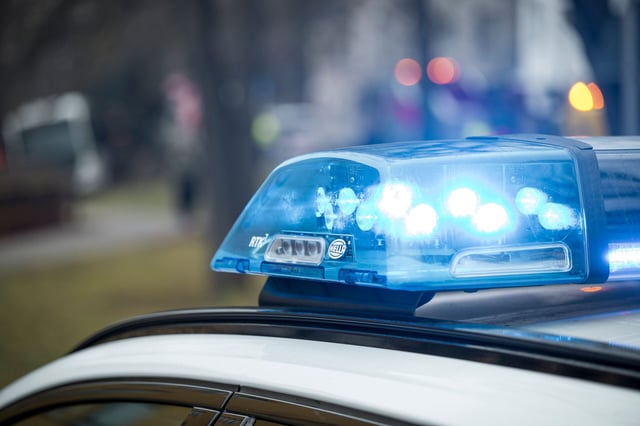 Eine Frau soll in Baden-Württemberg versucht haben, einen 16-Jährigen anzuzünden – er gab ihr keine Zigaretten (Symbolbild).
