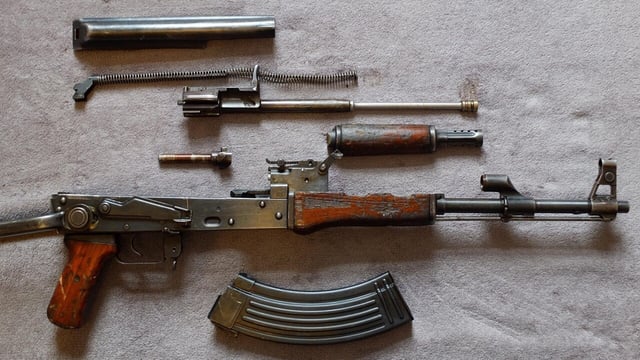 A search operation was carried out during which the assault rifle and cartridges were recovered.