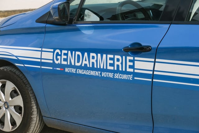 Un peloton de gendarmerie a dû rétablit l'ordre.