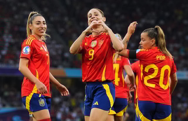 Esther González of Spain celebrates scoring her team's first goal during the UEFA Women's EURO 2025 Group B match between Spain and Portugal at Stadion Wankdorf on July 03, 2025.