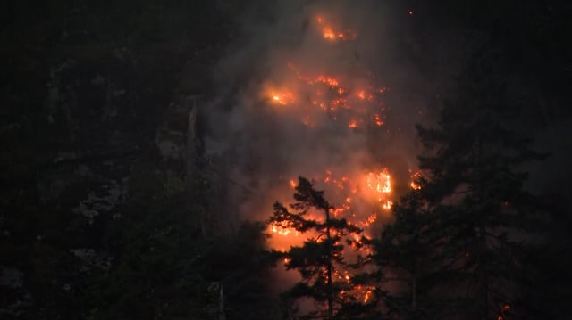A new wildfire has sparked near Hope.