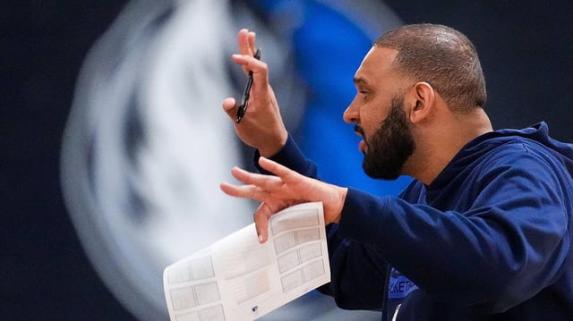 Dallas Mavericks coach Jared Dudley talks with other coaches during a practice in preparation for the NBA Summer League on July 8, 2024, in Dallas. (Smiley N. Pool/The Dallas Morning News/TNS)