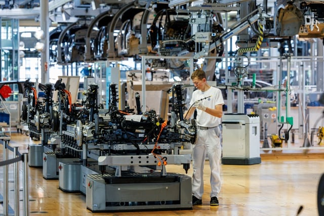 Die Auftragslage für die deutsche Industrie hat sich im Mai verschlechtert. Der Auftragseingang im Verarbeitenden Gewerbe sank gegenüber April um 1,4 Prozent, wie das Statistische Bundesamt auf Grundlage vorläufiger Ergebnisse mitteilte.