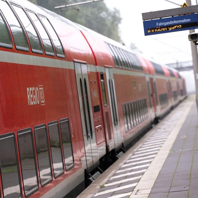 Feuerwehreinsatz legt Bahnverkehr zwischen Nürnberg und Bamberg lahm - Strecke gesperrt
