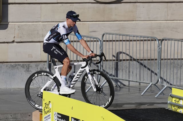 Enric Mas, en la presentación de equipos del Tour.