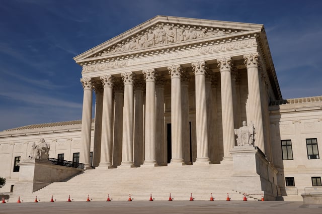The U.S. Supreme Court building in Washington, U.S. May 17, 2021. REUTERS/Jonathan Ernst/File Photo