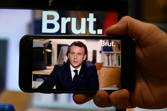 Entretien d'Emmanuel Macron sur la plateforme Brut, le 4 décembre 2020 à Paris