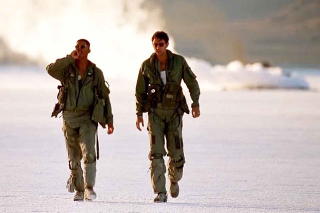 Unlikely action duo Will Smith and Jeff Goldblum in "Independence Day."(20th Century Studios)