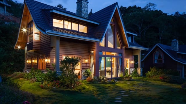 The average rate for a 30-year fixed jumbo mortgage is 6.80%, down by 0.02%.